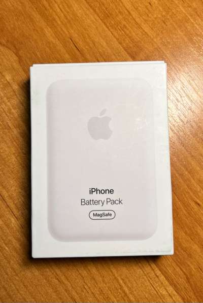 Apple MagSafe Battery Pack белый (оригинал)