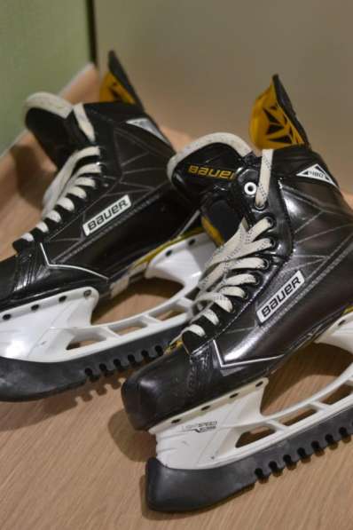 Продам коньки Bauer s180