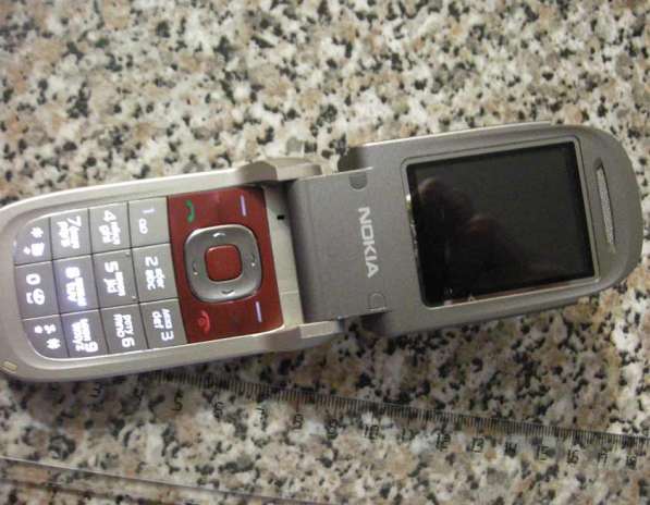 Телефон нокия на запчасти. рабочий частично. Nokia 2760 в Ростове-на-Дону