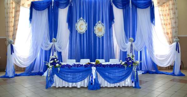 Оформление свадебного зала тканями, цветами, шарами в Пензе фото 17