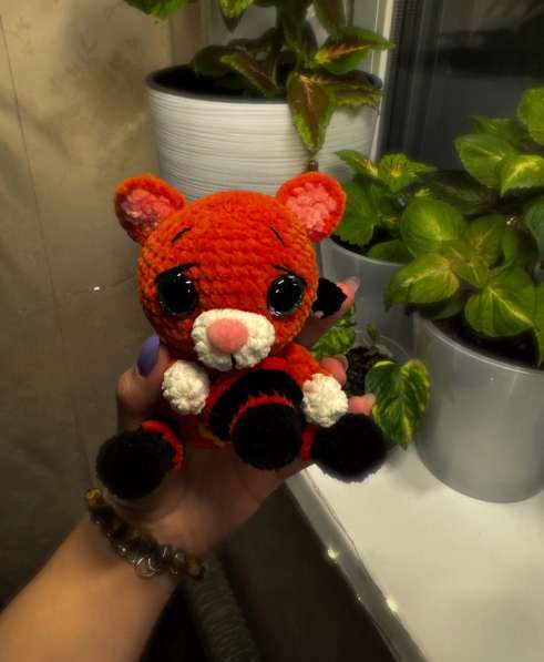 Вязаная игрушка кот в сапогах