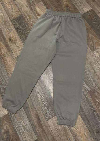 Одежда-штаны в Новосибирске