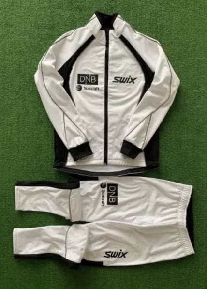 Лыжный разминочный костюм
