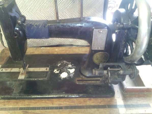 Антикварная швейная машинка Naumann Seidel & Nauman Dresden