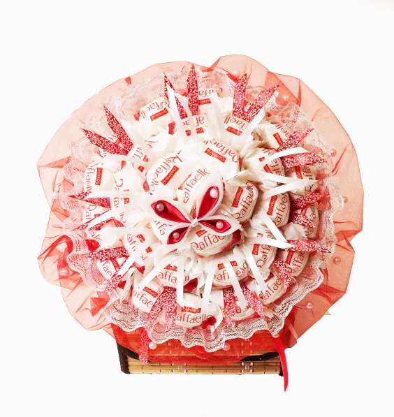 Большой букет из конфет Рафаэлло "Подарок слоадкоежке"