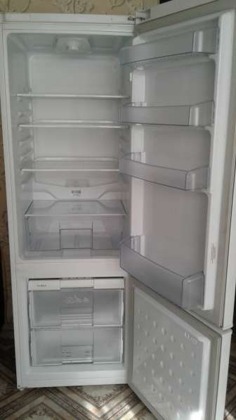 Продам холодильник в хорошем состоянии цена 12000 руб. новый