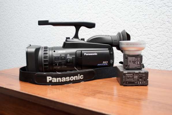 Продам видео камеру Panasonic AG-HMC41 в Владивостоке