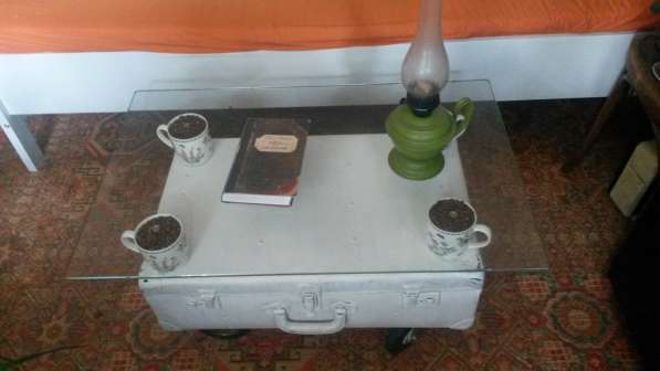 Кофейный стол из винтажного чемодана в Москве фото 4