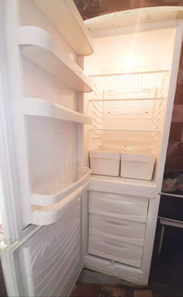 Холодильник двухкамерный в фото 3