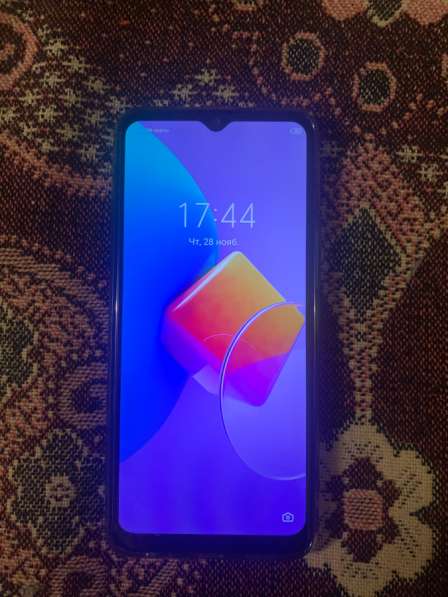 Продаю телефон