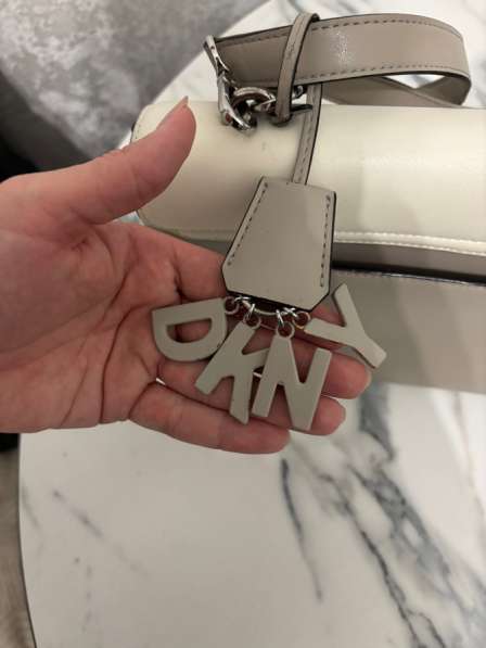 Сумка DKNY в Москве