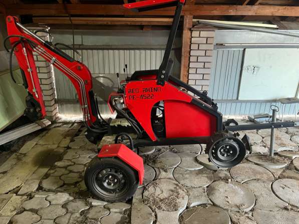Продам мини экскаватор Red Rhino