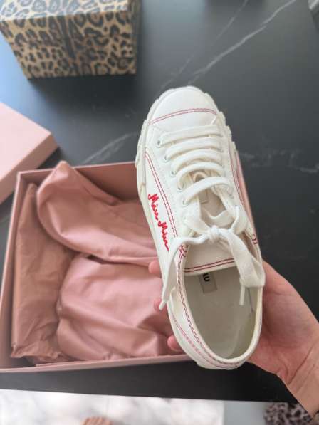 Продам женские кеды Miu Miu в Санкт-Петербурге