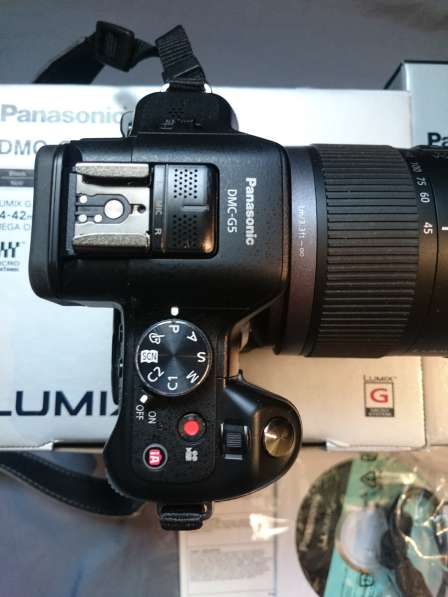 Фотоаппарат Panasonic Lumix DMC-G5. с вторым объективом H-FS в Санкт-Петербурге
