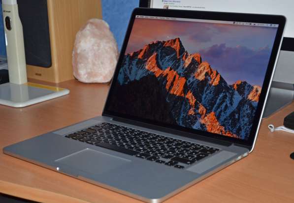 Macbook Pro 15.4 (модель 2015) почти новый в Кирове