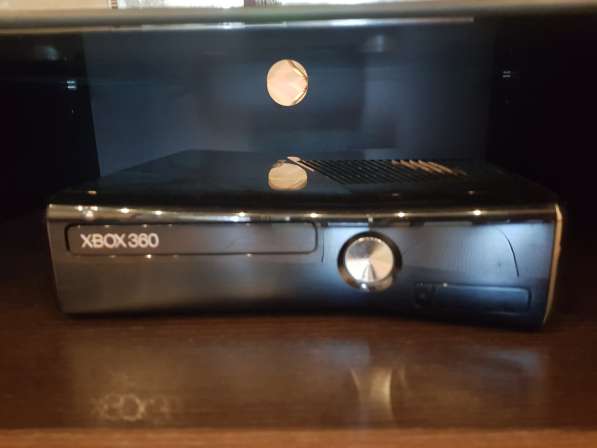 Игровая консоль XBOX 360