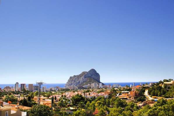 Прекрасная вилла c панорамным видом на море в Испании, Кальп в фото 17