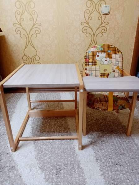 Продаётся кормильный стол со стульчиком в Липецке