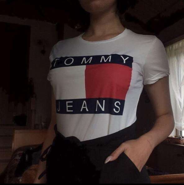 Футболка Tommy Hilfiger в Санкт-Петербурге