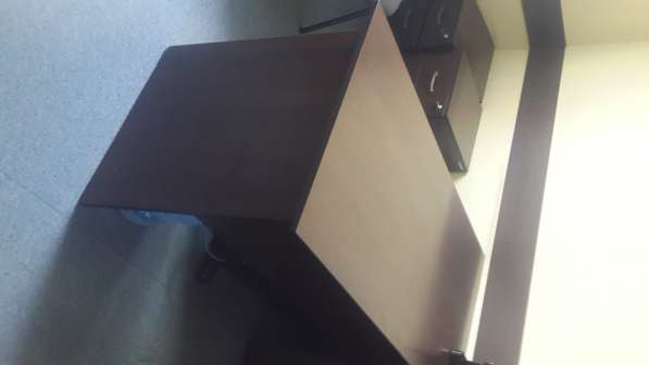 Продам офисные столы 3 шт. + 2 тумбы в фото 3