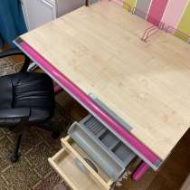 Продам стол для школьника, в Москве