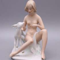 Статуэтка "Девушка с ланью", Е, в Москве