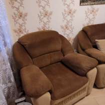 Продаю диван и кресло, в Сочи