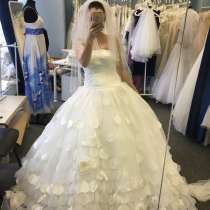 Новое шикарное свадебное платье, в Москве