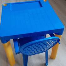 Детский стол со стульчиком пластмассовый, в хорошем состояни, в Туапсе