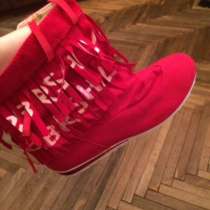 Классная обувь красного цвета, в Москве