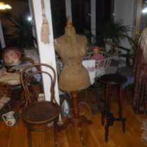 Старинный маникен, в Москве