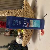 Шампунь есть и женское и мужское, в Москве