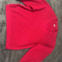 Ярко красный свитер, в Пятигорске