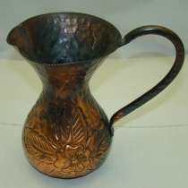 Кувшин медный винтажный с чеканкой (Q854), в Москве