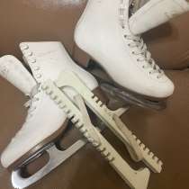 Продаю фигурные коньки 37 размер, в Москве