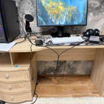 Стол письменный, компьютерный, в Астрахани