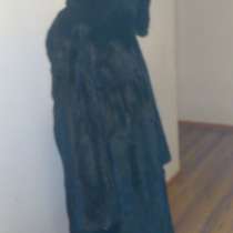 Шуба норковая чёрная р.44 рост 165, ниже колен с капюшоном, в Санкт-Петербурге